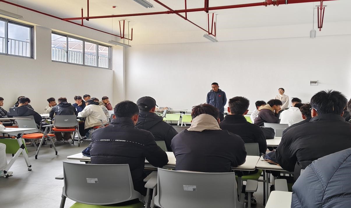 劳动践于行 素养植于心——体育系2023级学生开展劳动实践课